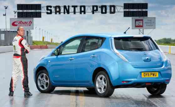 Nissan LEAF sets world record at Goodwood in reverse image