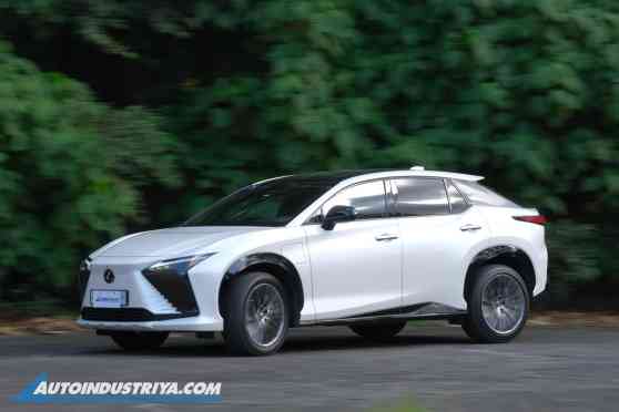 Test drive your dream Lexus this weekend at U.P. Town Center image