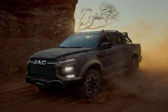 JAC T9 pickup truck expected for MIAS 2025 image