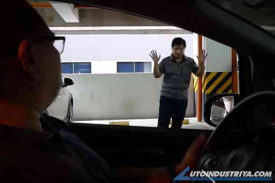 "No standing on parking space" bill filed in Congress image