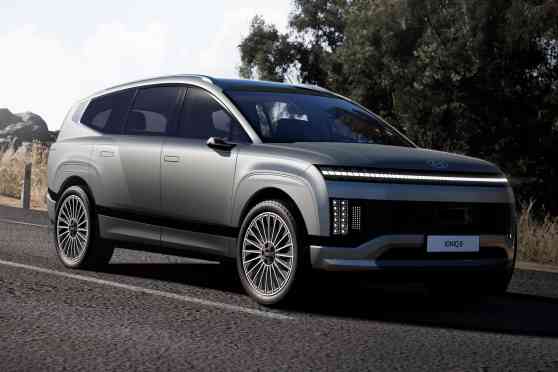 Hyundai unveils its biggest EV SUV, the 2025 Ioniq 9 image