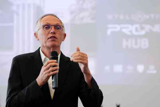 Carlos Tavares resigns as Stellantis CEO image