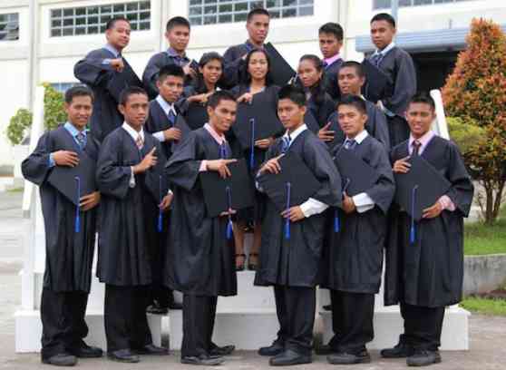 Isuzu brightens the future of high achieving scholars image