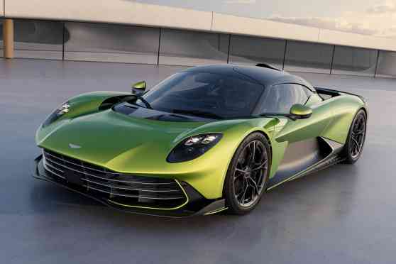 Aston Martin finally launches Valhalla PHEV hypercar with 1079 PS image