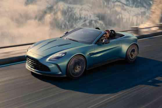 Aston Martin expands 2025 Vantage lineup with Roadster image