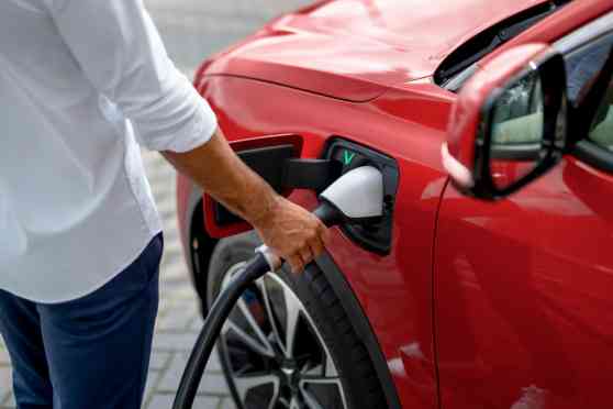 VinGroup wants to build 100K VinFast charging stations across SE Asia image