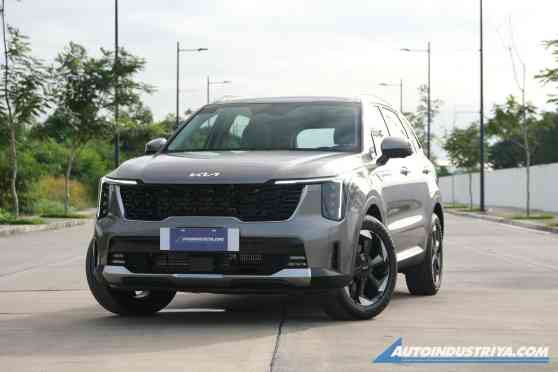 2025 Kia Sorento HEV launched and it's more affordable than we thought image