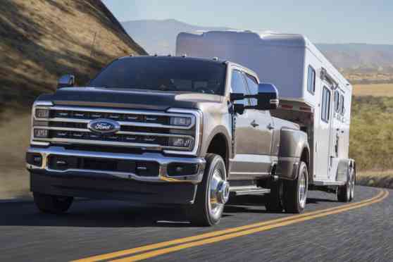 Ford is working on extended range EV trucks, SUVs image