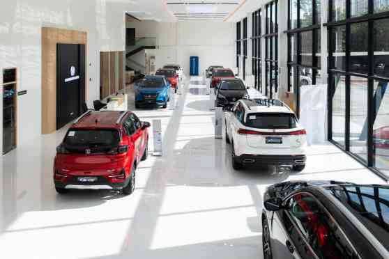 LTO: Vehicles to come out of showrooms with license plates soon image