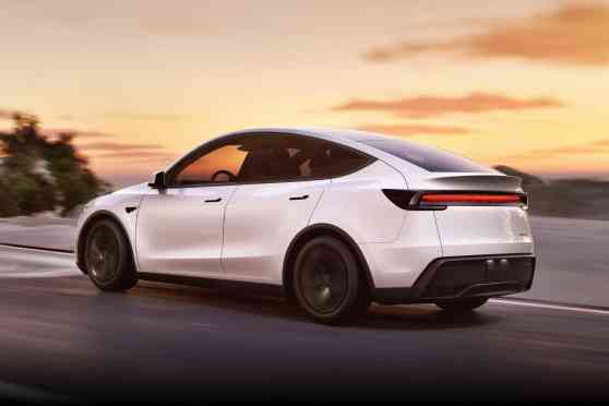 Tesla stock takes 15% dive in one day image