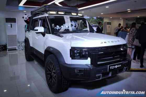 Special edition Jetour T2 Panda looks great in black & white image