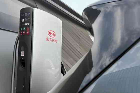 BYD's new megawatt charger can add 400 km in five minutes image