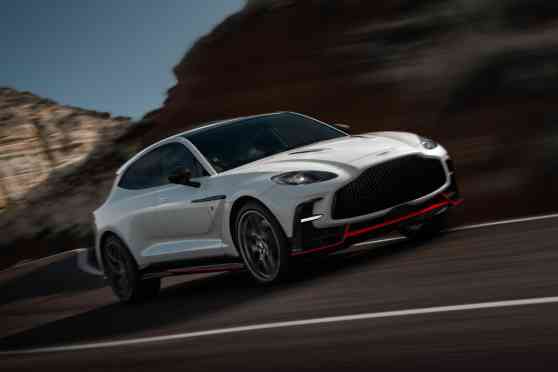 Look out Purosangue: Aston Martin unleashes 727 HP DBX S image