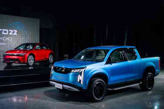 Mitsubishi signs MOU with Foxconn for OEM EV image