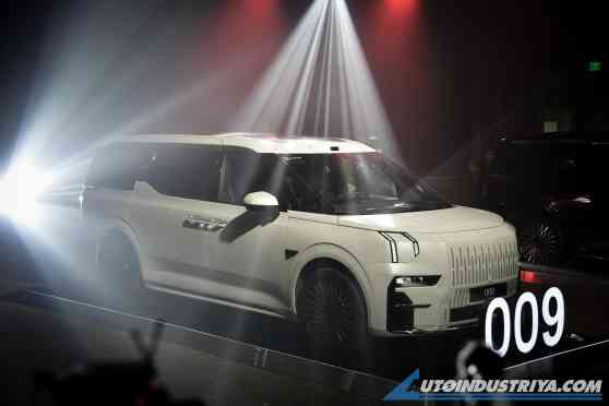 2025 Zeekr 009 enters luxury MPV segment; starts under PHP 4.2M image