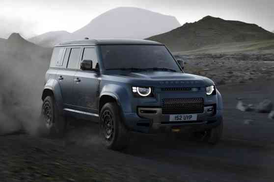 Spot the changes in 2026 Land Rover Defender image