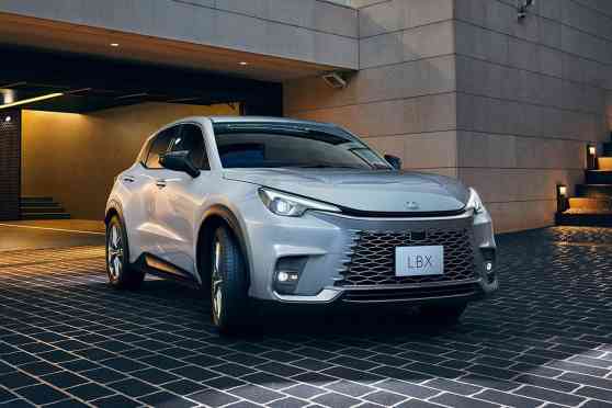 Lexus PH offering 0% interest on select models this June image