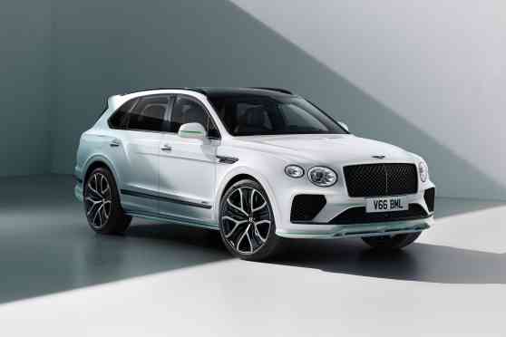 2025 Bentley Bentayga Speed trades W12 for twin-turbo V8 image