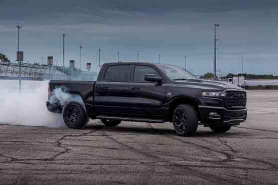 Back by popular demand: 5.7L HEMI V8 returns for 2026 Ram 1500 image