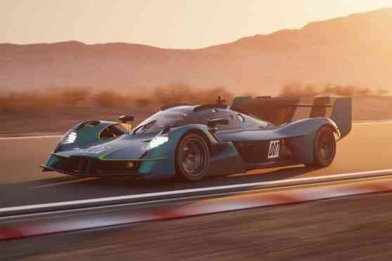 Valkyrie LM: The Aston Martin Le Mans Hypercar with license plates image
