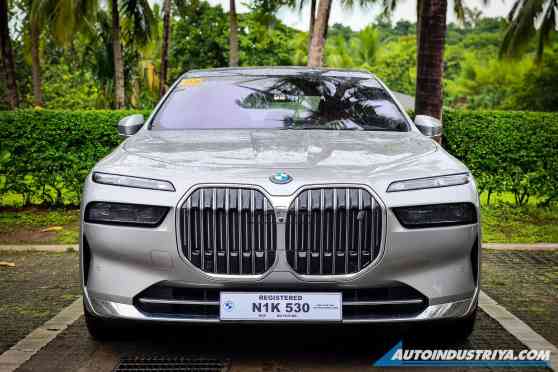 Lucky Seven: We ride (and drive) First Class with BMW's flagships image