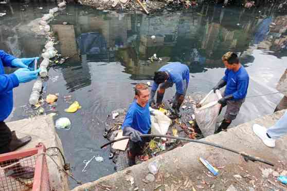 Community service instead of traffic violation fine eyed by MMDA image