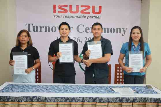 Isuzu PH donates PHP 300K to Alaminos mangrove rehab project image