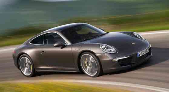 Porsche reveals all-wheel drive 911 Carrera 4 models image