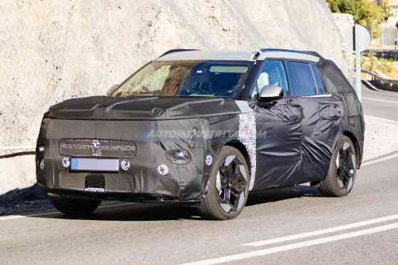 SPIED: Next-gen Hyundai Tucson spotted with retro aesthetics image