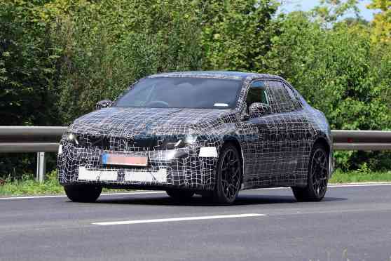 SPIED: Next-gen BMW 3 Series spotted with production lights image