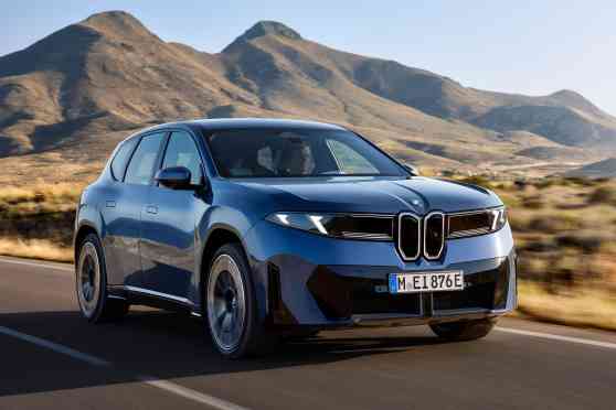 All-new 2026 iX3 debuts as BMW's first-ever Neue Klasse model image