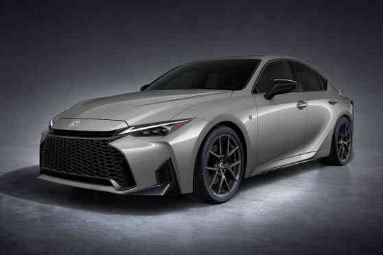 Third-generation Lexus IS gets facelift for the third time image