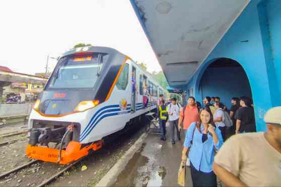 New DOTr memo requires officials to use public transporation weekly image