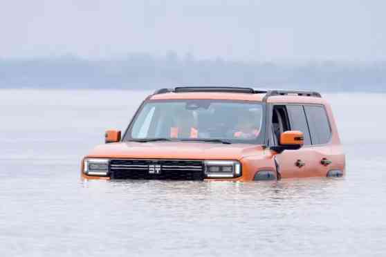 Jetour floats across the Yangtze River with the G700 image