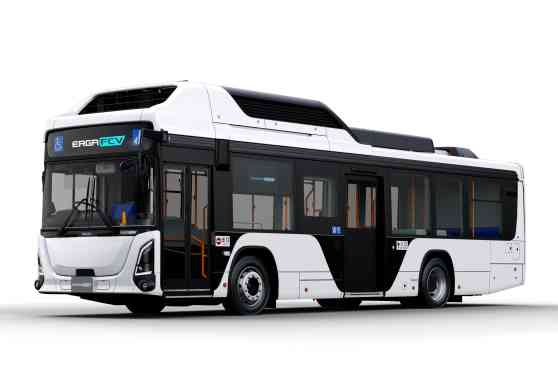Isuzu Erga FCV: Fuel-cell powered bus made possible with Toyota image