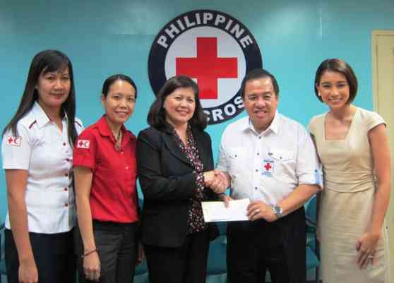 Ford PH donates to Philippine Red Cross image