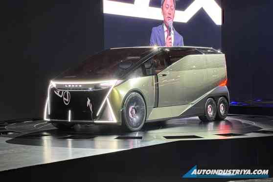 Lexus LS Concept: Luxury Sedan becomes a 6-wheeler MPV image