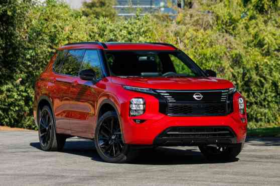 2026 Nissan Rogue PHEV goes twinning with Mitsubishi Outlander image