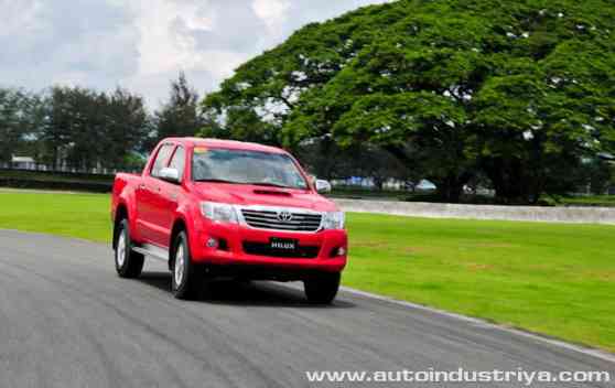 Toyota launches more powerful 2013 2.5L Hilux and Fortuner variants image