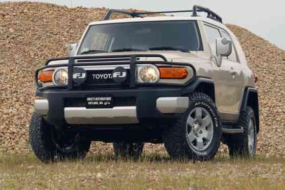 WATCH: 2008 Toyota FJ Cruiser gets a 1000-hour, frame-off restoration image