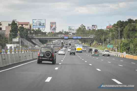 Heading South? SLEX, STAR Tollway fees officially going up in 2026 image