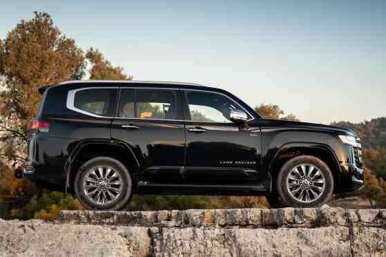 Toyota Land Cruiser 300 HEV now on DOE list; launch soon? image