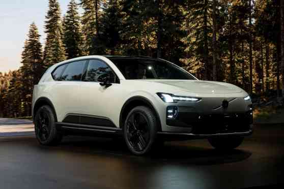 All-new Volvo EX60 EV ends range anxiety with up to 810 km of range image