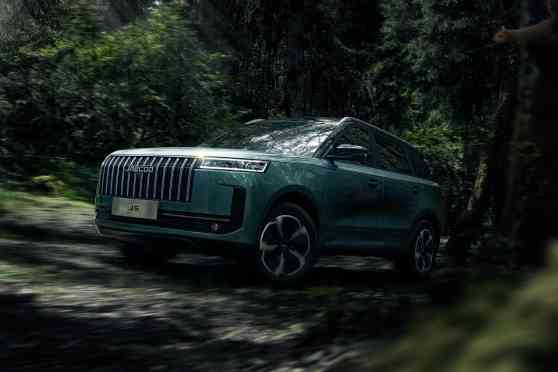 Pet-friendly Jaecoo J5 HEV coming to PH image