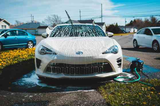 DIY Car Wash: How to avoid damaging your precious car's paint image