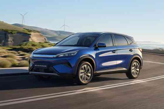 BYD updates Atto 3 with AWD, 800V system, and more power image