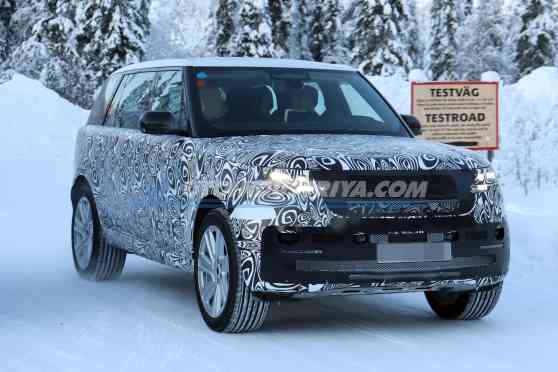 SPIED: Range Rover facelift wants to play spot the difference image