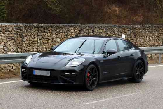 SPIED: Third-gen Porsche Panamera to get its first facelift image
