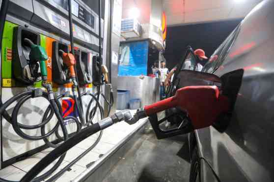 DOE issues warning vs hoarding, profiteering amid fuel price swings image