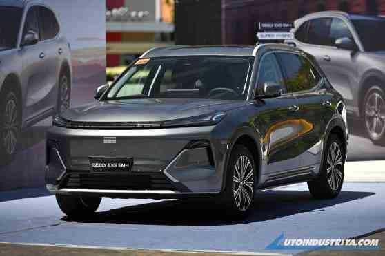 First Look: Geely gets PHEV timing right with EX5 EM-i image